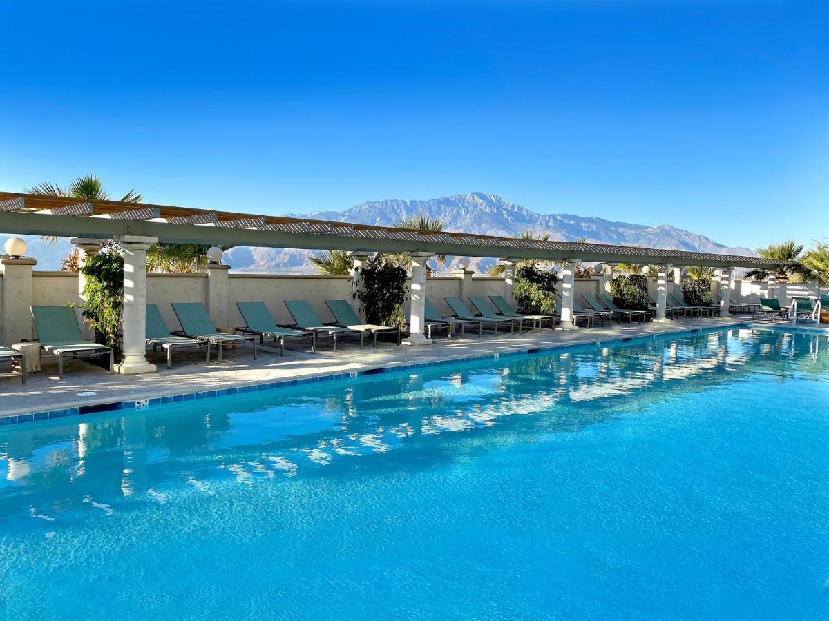 מלון דזרט הוט ספרינגס Azure Palm Hot Springs מראה חיצוני תמונה