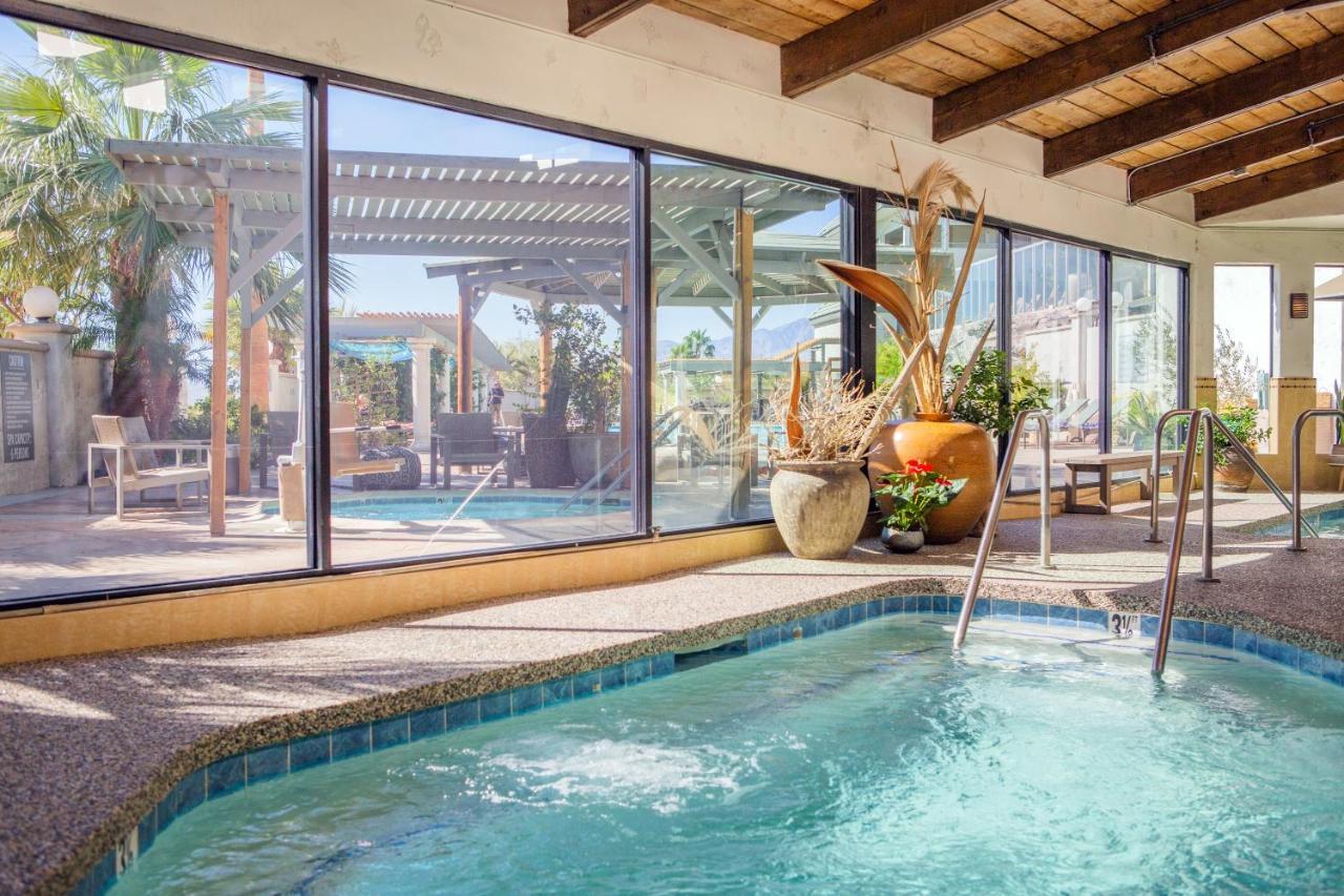 מלון דזרט הוט ספרינגס Azure Palm Hot Springs מראה חיצוני תמונה