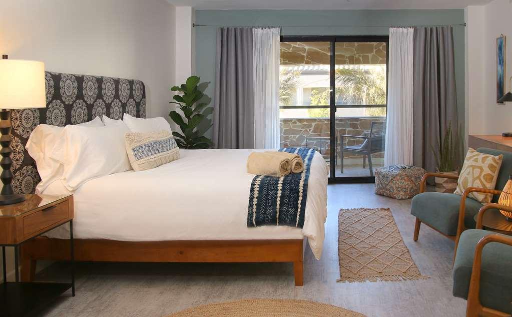 מלון דזרט הוט ספרינגס Azure Palm Hot Springs חדר תמונה