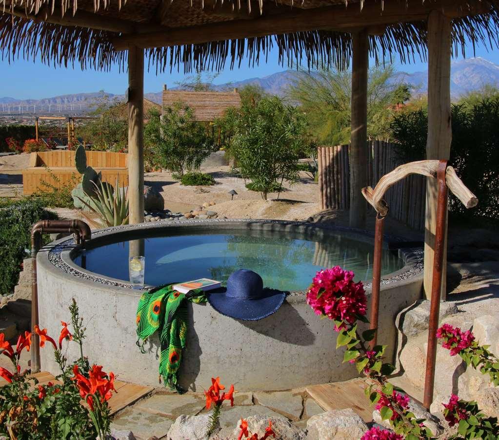 מלון דזרט הוט ספרינגס Azure Palm Hot Springs מתקנים תמונה